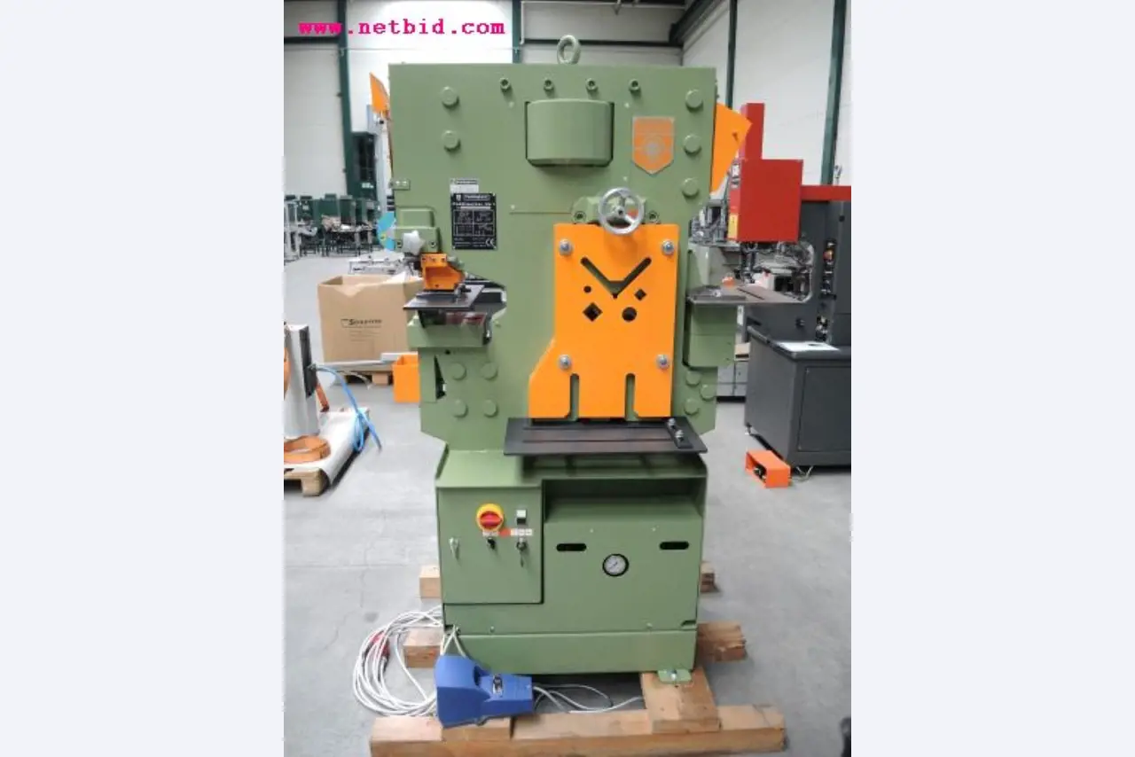 Chapas metálicas e máquinas para trabalhar metais<br><font size="2">Em colaboração com a Hilco Industrial Acquisitions bv</font>-11