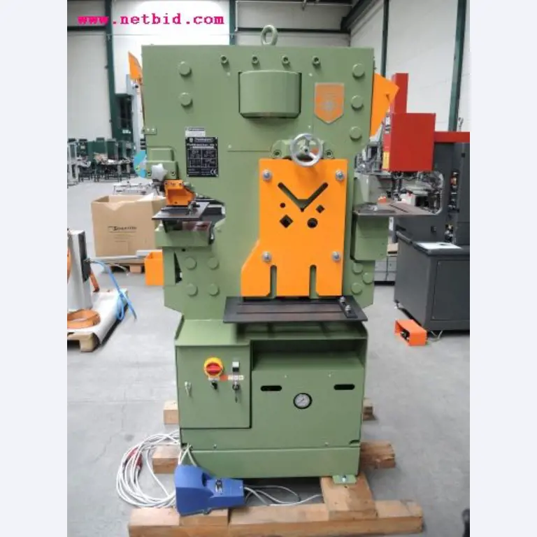 Chapas metálicas e máquinas para trabalhar metais<br><font size="2">Em colaboração com a Hilco Industrial Acquisitions bv</font>-11