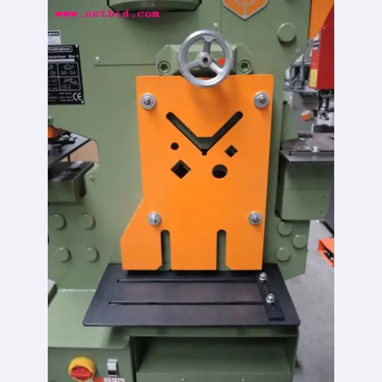Chapas metálicas e máquinas para trabalhar metais<br><font size="2">Em colaboração com a Hilco Industrial Acquisitions bv</font>-12