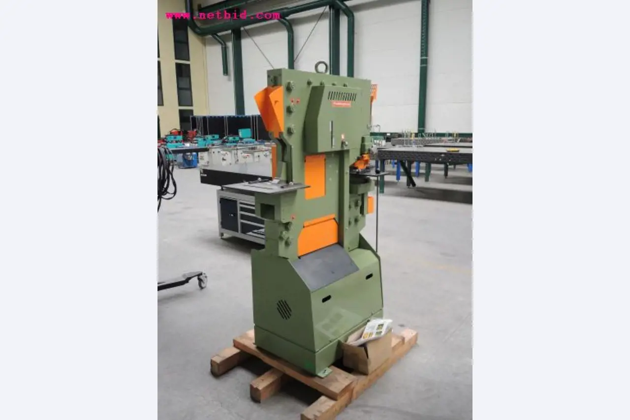 Chapas metálicas e máquinas para trabalhar metais<br><font size="2">Em colaboração com a Hilco Industrial Acquisitions bv</font>-9