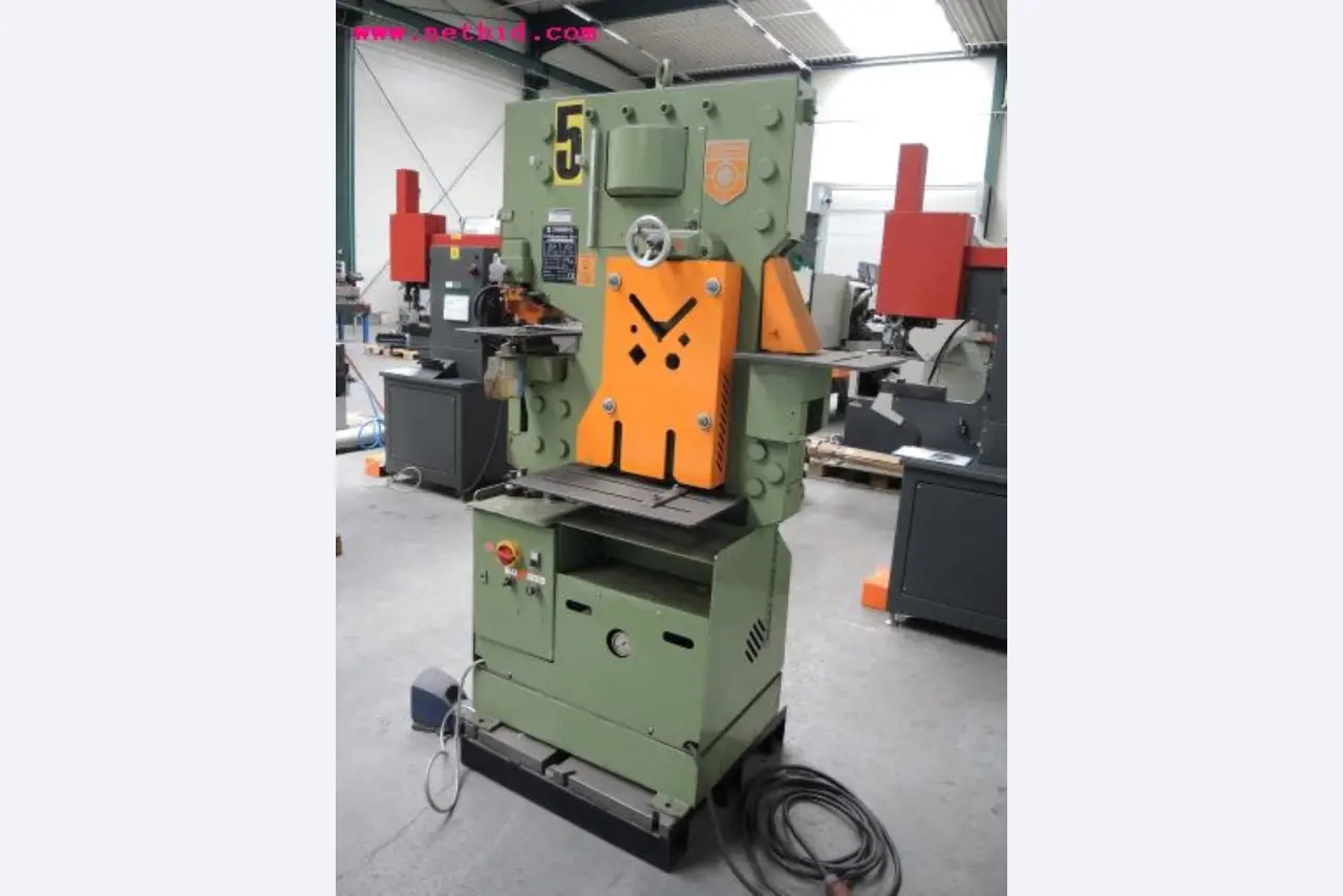 Chapas metálicas e máquinas para trabalhar metais<br><font size="2">Em colaboração com a Hilco Industrial Acquisitions bv</font>-9