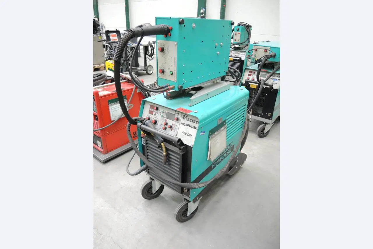 Chapas metálicas e máquinas para trabalhar metais<br><font size="2">Colaboração com Hilco Industrial Acquisitions bv</font><br><img src="/images/hil.png"><br>-1