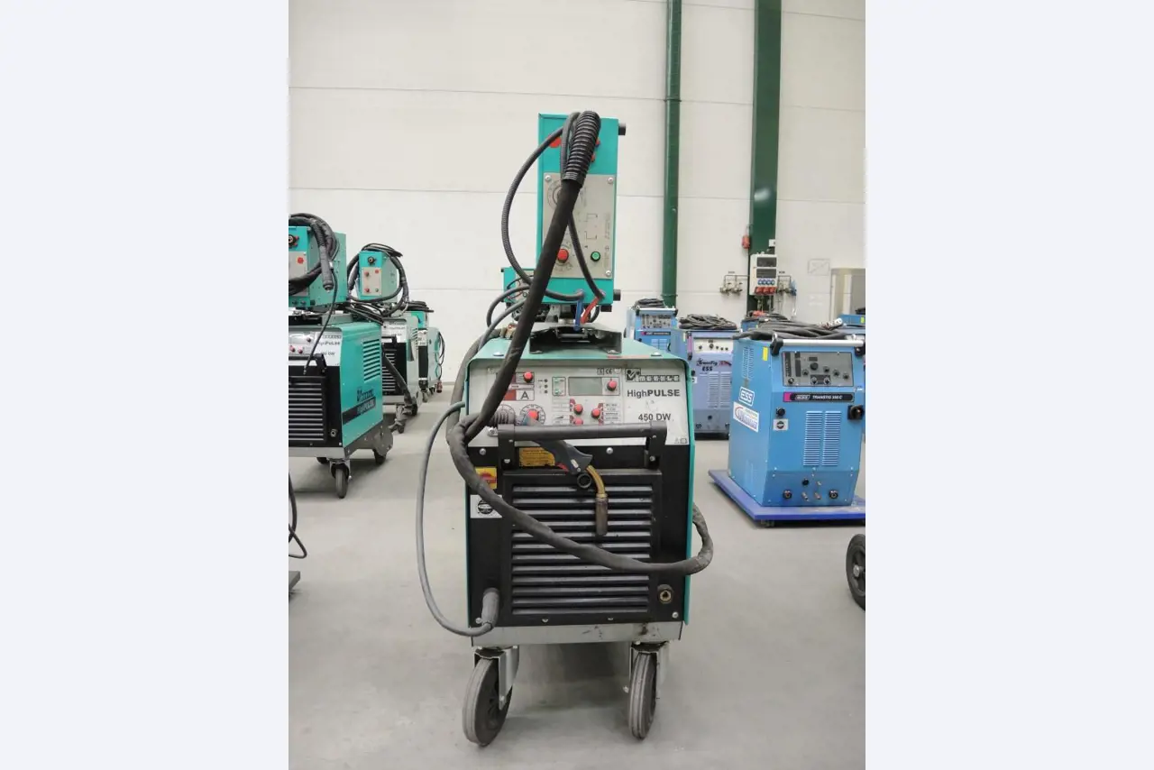 Chapas metálicas e máquinas para trabalhar metais<br><font size="2">Colaboração com Hilco Industrial Acquisitions bv</font><br><img src="/images/hil.png"><br>-2