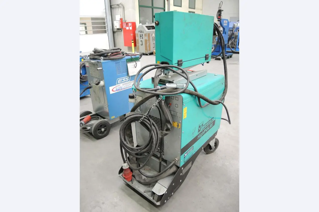 Chapas metálicas e máquinas para trabalhar metais<br><font size="2">Colaboração com Hilco Industrial Acquisitions bv</font><br><img src="/images/hil.png"><br>-5