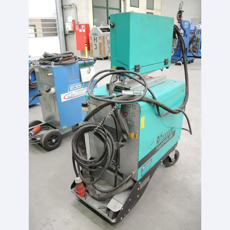 Chapas metálicas e máquinas para trabalhar metais<br><font size="2">Colaboração com Hilco Industrial Acquisitions bv</font><br><img src="/images/hil.png"><br>-5