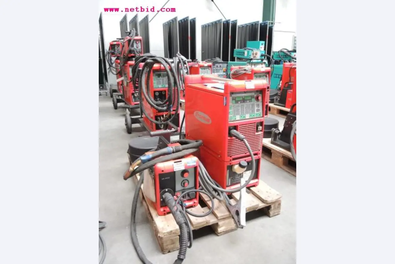 Chapas metálicas e máquinas para trabalhar metais<br><font size="2">Em colaboração com a Hilco Industrial Acquisitions bv</font>-1