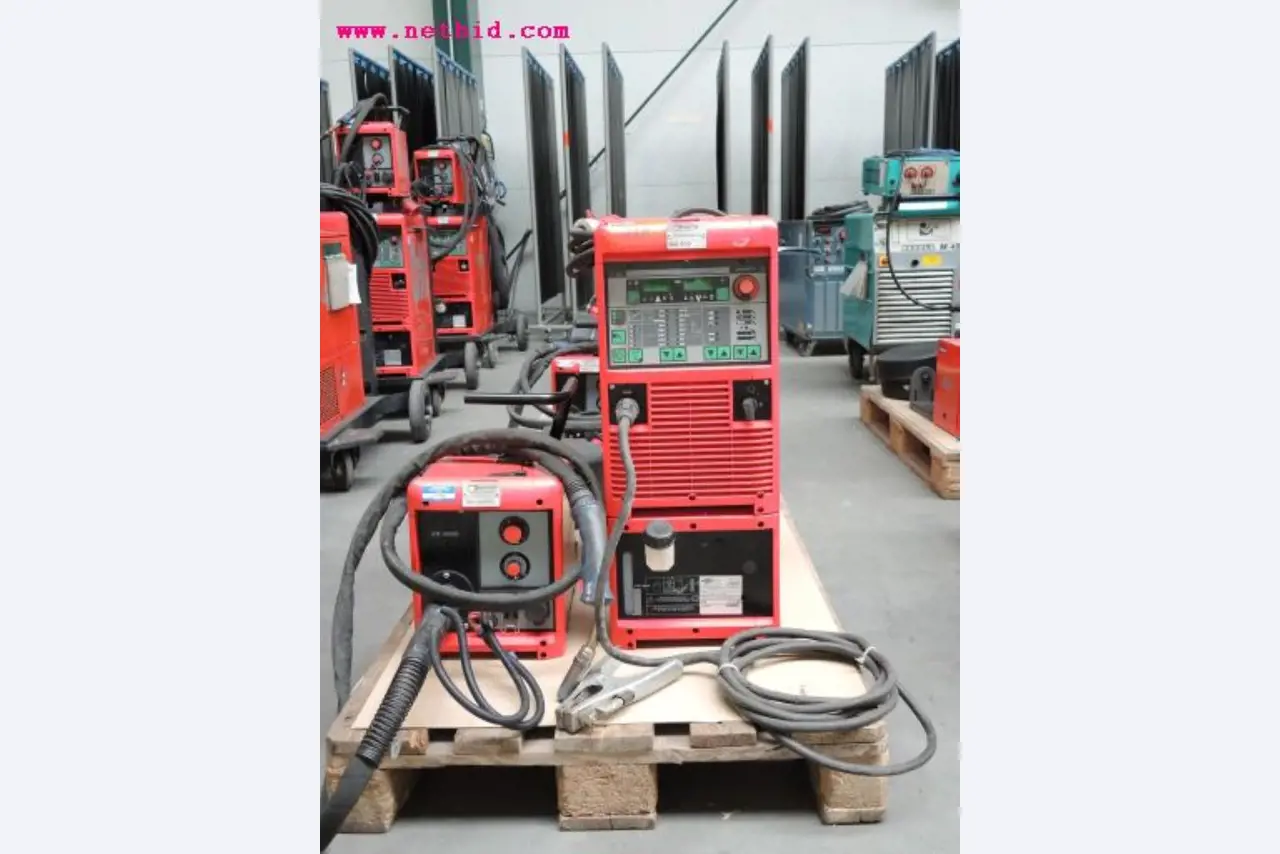 Chapas metálicas e máquinas para trabalhar metais<br><font size="2">Em colaboração com a Hilco Industrial Acquisitions bv</font>-2
