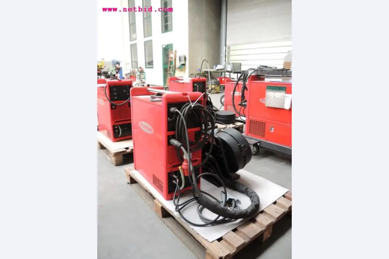 Chapas metálicas e máquinas para trabalhar metais<br><font size="2">Em colaboração com a Hilco Industrial Acquisitions bv</font>-3