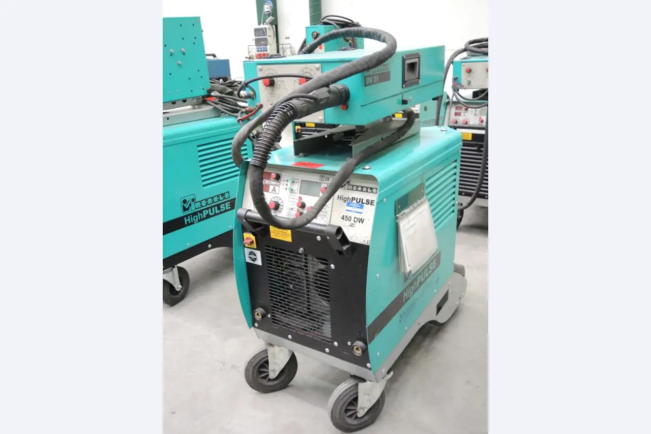 Chapas metálicas e máquinas para trabalhar metais<br><font size="2">Colaboração com Hilco Industrial Acquisitions bv</font><br><img src="/images/hil.png"><br>-1