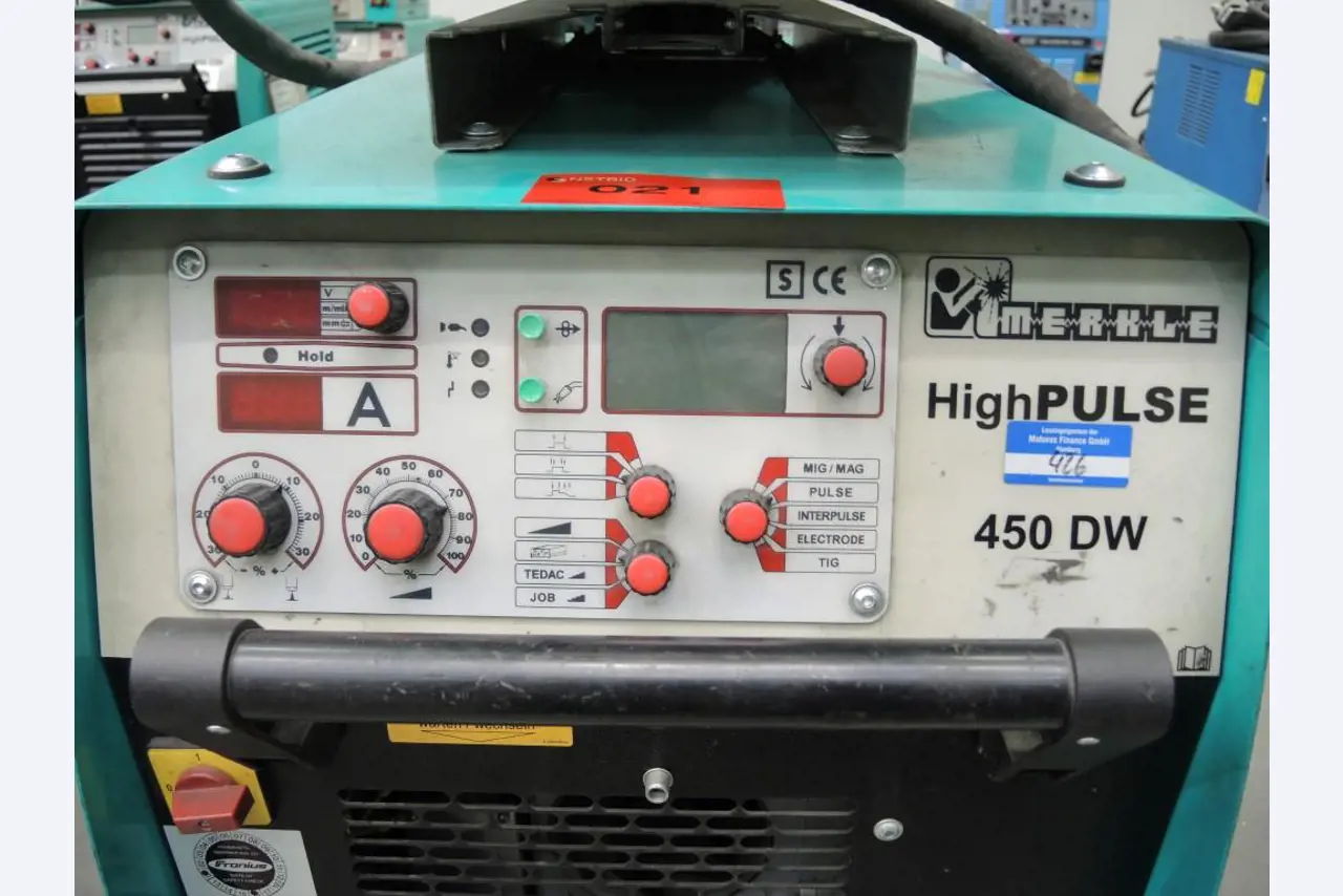 Chapas metálicas e máquinas para trabalhar metais<br><font size="2">Colaboração com Hilco Industrial Acquisitions bv</font><br><img src="/images/hil.png"><br>-3