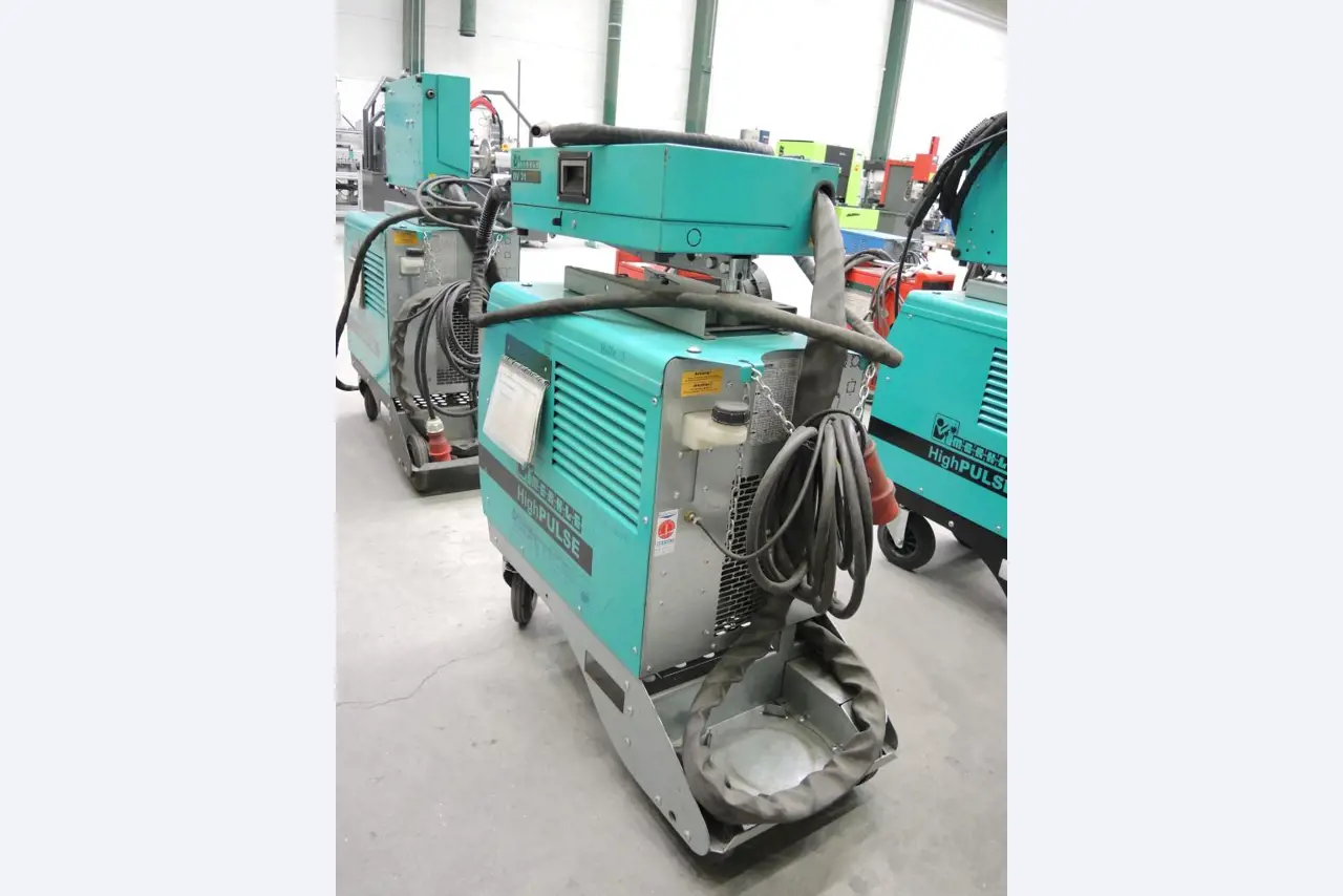 Chapas metálicas e máquinas para trabalhar metais<br><font size="2">Colaboração com Hilco Industrial Acquisitions bv</font><br><img src="/images/hil.png"><br>-5