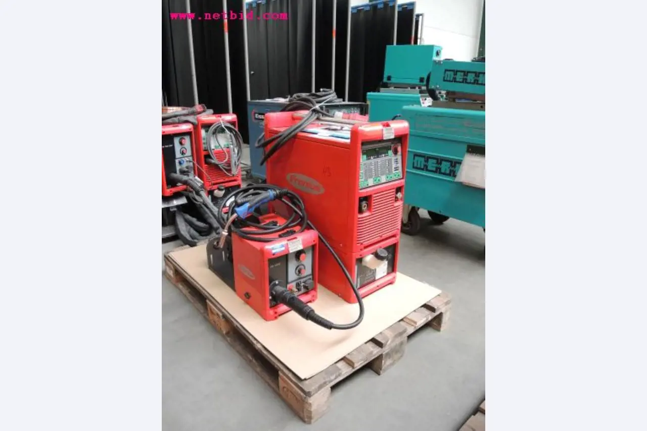 Chapas metálicas e máquinas para trabalhar metais<br><font size="2">Em colaboração com a Hilco Industrial Acquisitions bv</font>-1