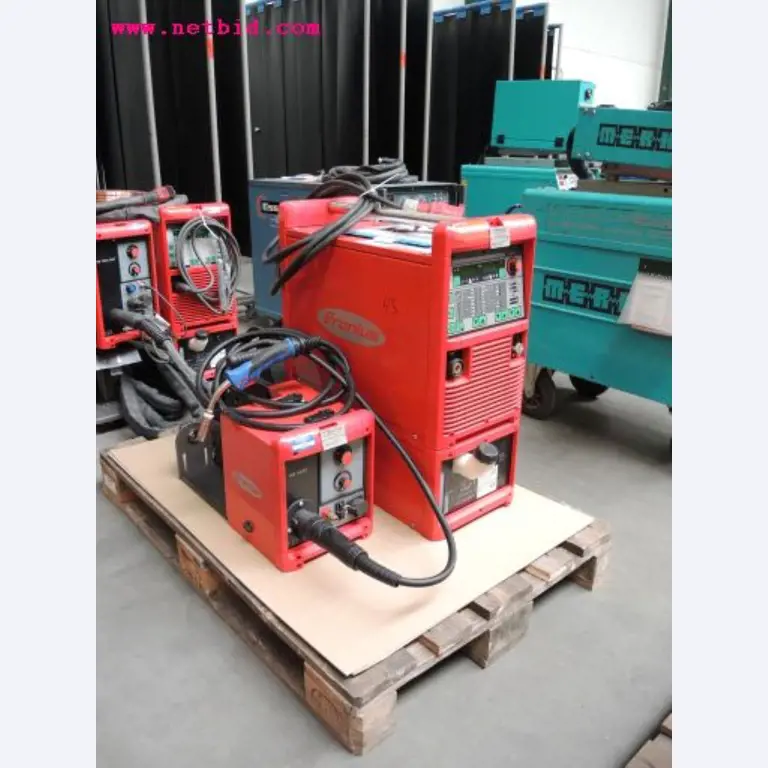 Chapas metálicas e máquinas para trabalhar metais<br><font size="2">Em colaboração com a Hilco Industrial Acquisitions bv</font>-1
