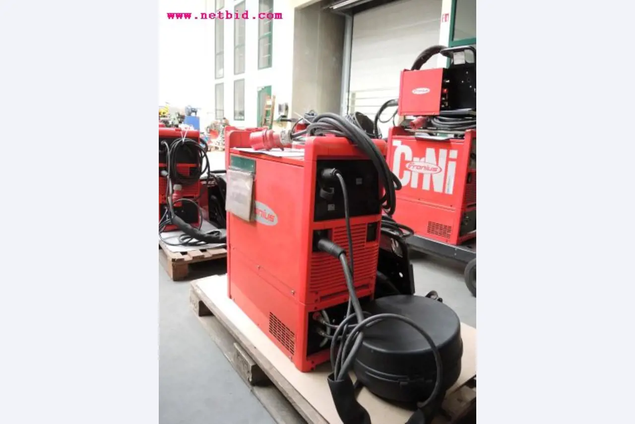Chapas metálicas e máquinas para trabalhar metais<br><font size="2">Em colaboração com a Hilco Industrial Acquisitions bv</font>-4