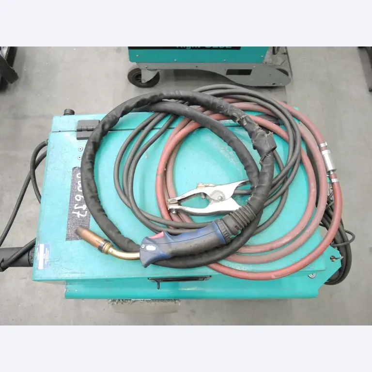 Chapas metálicas e máquinas para trabalhar metais<br><font size="2">Colaboração com Hilco Industrial Acquisitions bv</font><br><img src="/images/hil.png"><br>-5