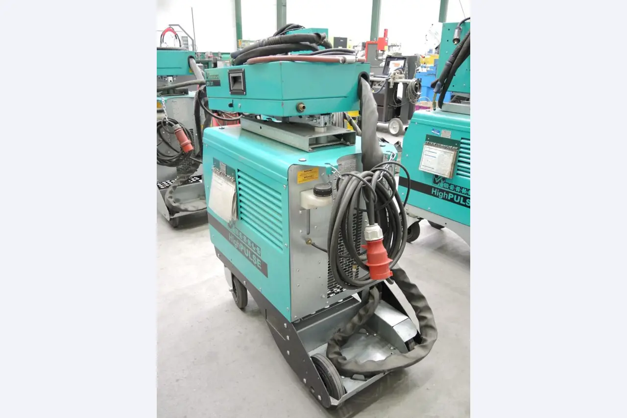 Chapas metálicas e máquinas para trabalhar metais<br><font size="2">Colaboração com Hilco Industrial Acquisitions bv</font><br><img src="/images/hil.png"><br>-6