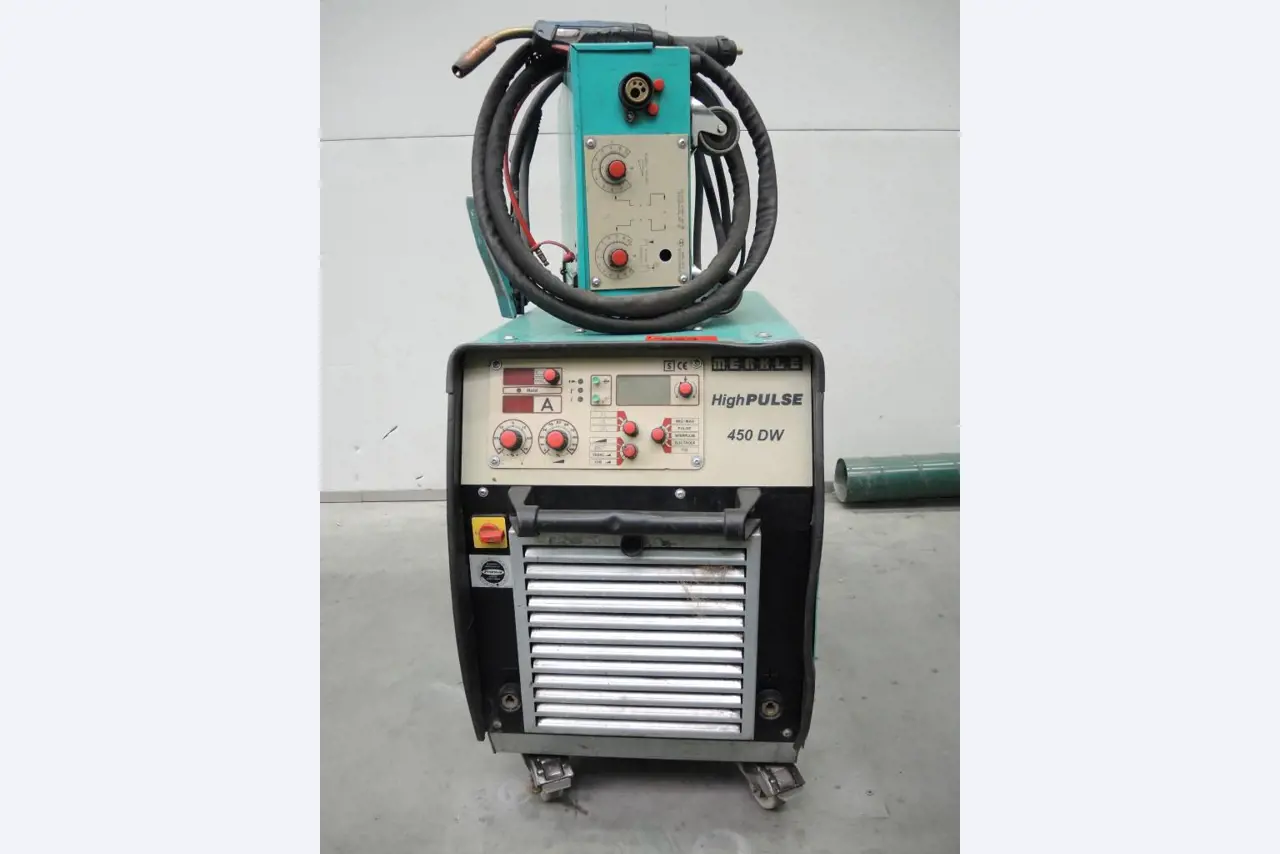 Chapas metálicas e máquinas para trabalhar metais<br><font size="2">Colaboração com Hilco Industrial Acquisitions bv</font><br><img src="/images/hil.png"><br>-2