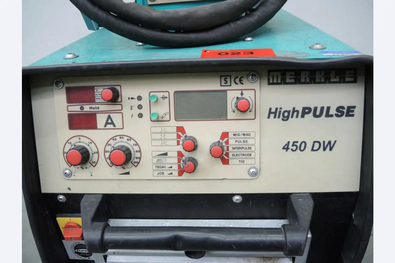 Chapas metálicas e máquinas para trabalhar metais<br><font size="2">Colaboração com Hilco Industrial Acquisitions bv</font><br><img src="/images/hil.png"><br>-3