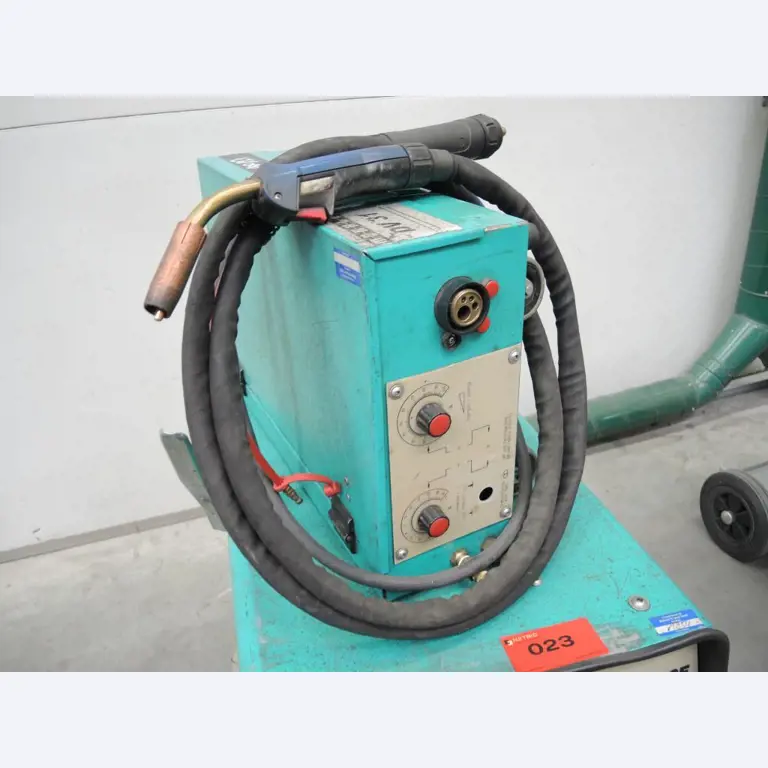 Chapas metálicas e máquinas para trabalhar metais<br><font size="2">Colaboração com Hilco Industrial Acquisitions bv</font><br><img src="/images/hil.png"><br>-4