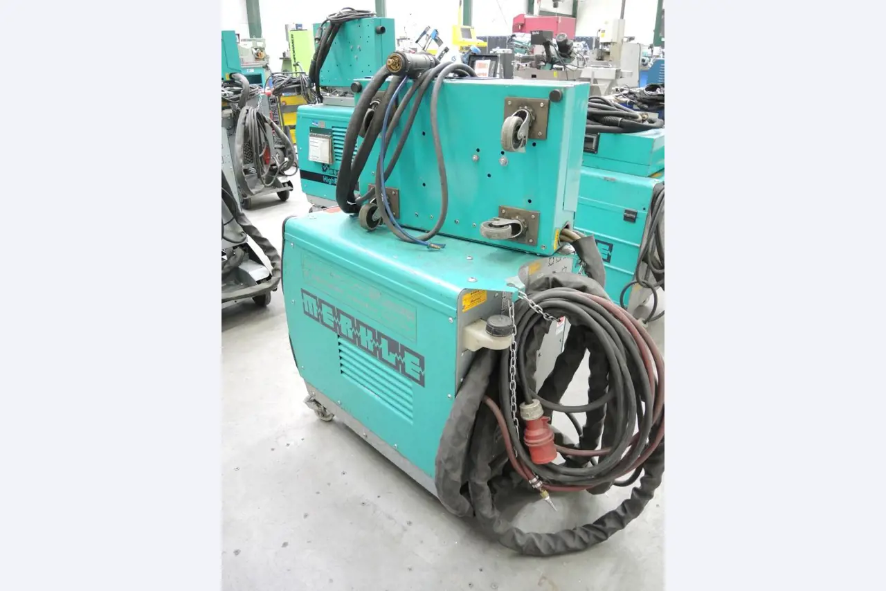 Chapas metálicas e máquinas para trabalhar metais<br><font size="2">Colaboração com Hilco Industrial Acquisitions bv</font><br><img src="/images/hil.png"><br>-5