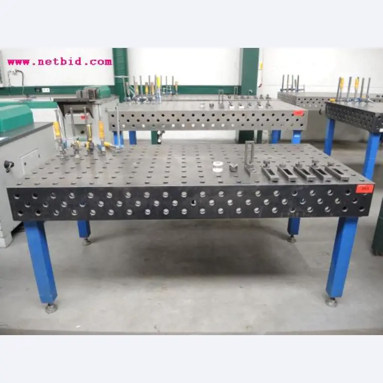 Chapas metálicas e máquinas para trabalhar metais<br><font size="2">Em colaboração com a Hilco Industrial Acquisitions bv</font>-3