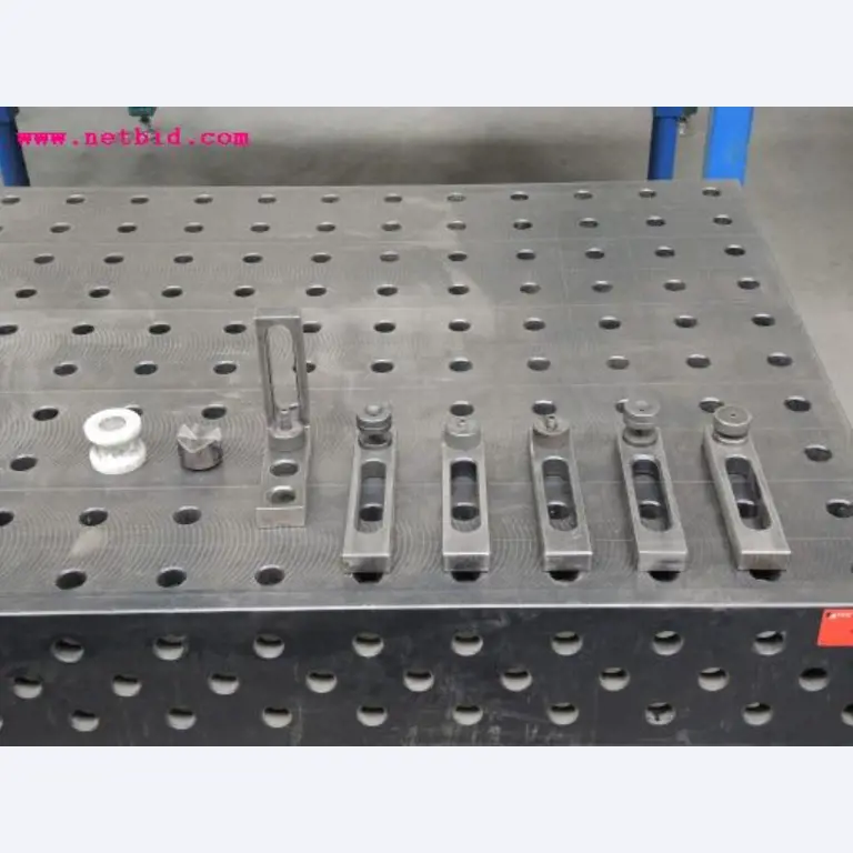 Chapas metálicas e máquinas para trabalhar metais<br><font size="2">Em colaboração com a Hilco Industrial Acquisitions bv</font>-6