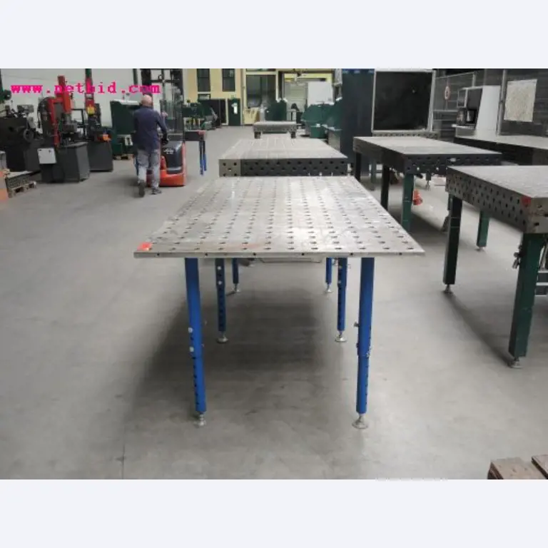 Chapas metálicas e máquinas para trabalhar metais<br><font size="2">Em colaboração com a Hilco Industrial Acquisitions bv</font>-4