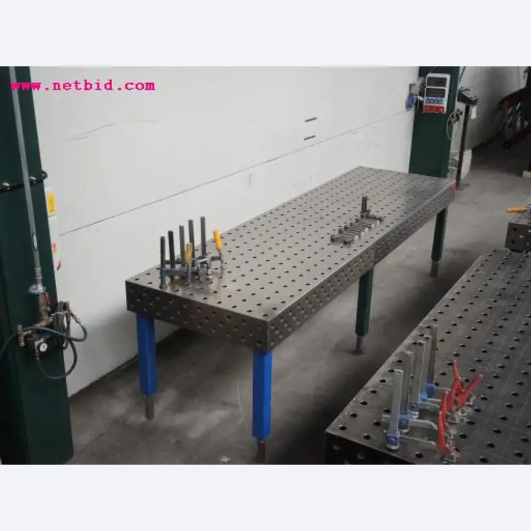 Chapas metálicas e máquinas para trabalhar metais<br><font size="2">Em colaboração com a Hilco Industrial Acquisitions bv</font>-3