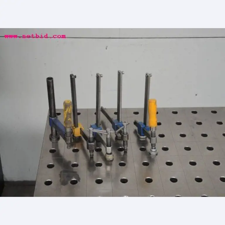 Chapas metálicas e máquinas para trabalhar metais<br><font size="2">Em colaboração com a Hilco Industrial Acquisitions bv</font>-5