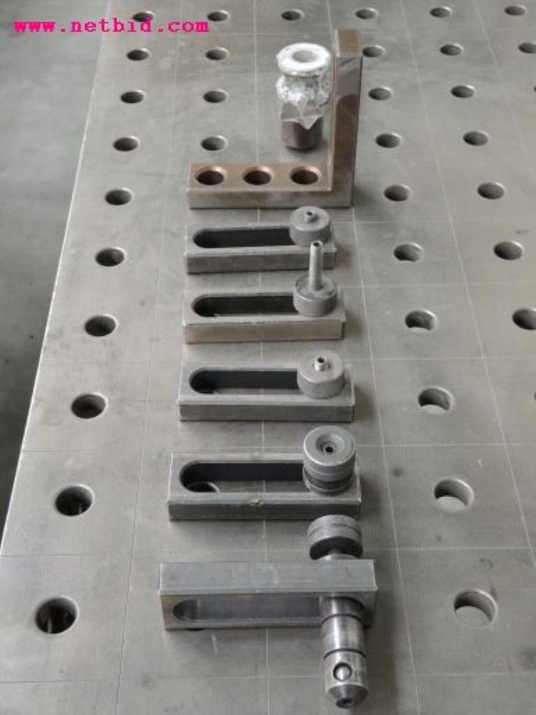 sheetmetal and metalworking machines <br><font size="2">In collaboration with Hilco Industrial Acquisitions bv<br></font>-7