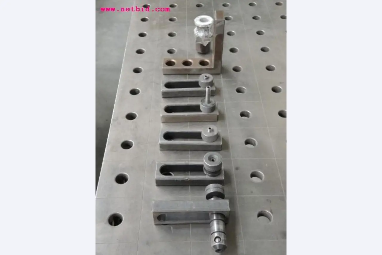 Blech- und Metallbearbeitungsmaschinen<br><font size="2">In Zusammenarbeit mit Hilco Industrial Acquisitions bv</font>-7