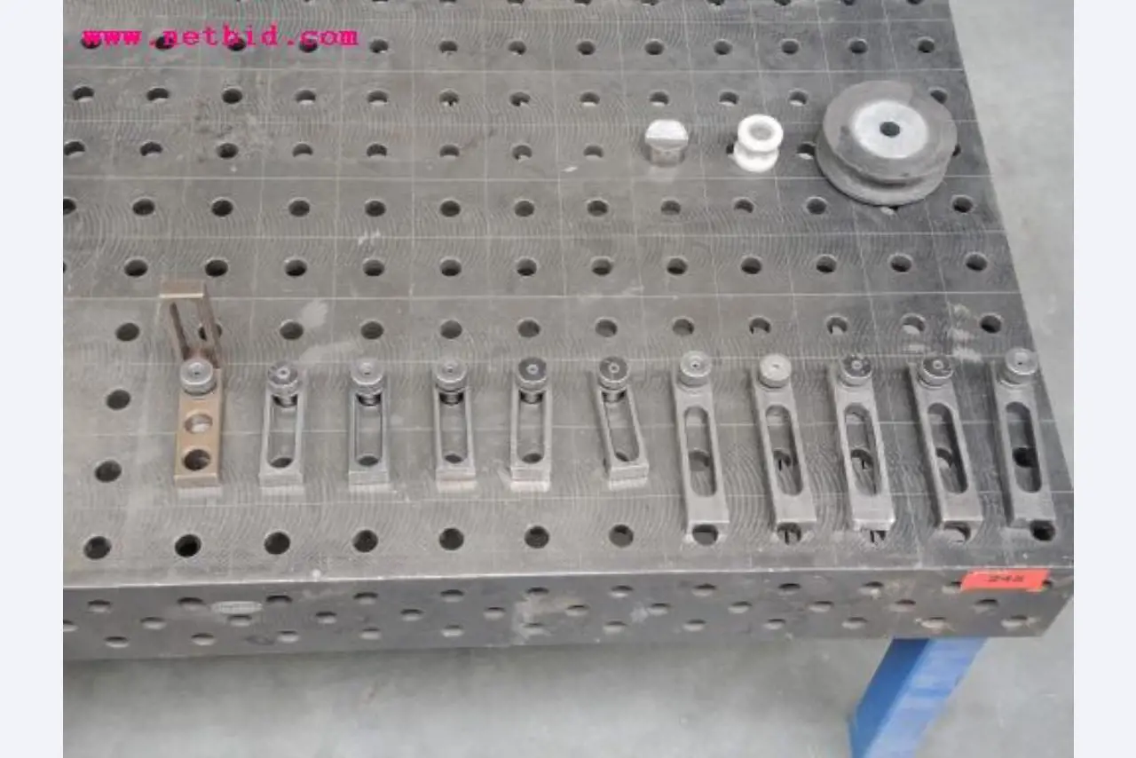 Chapas metálicas e máquinas para trabalhar metais<br><font size="2">Em colaboração com a Hilco Industrial Acquisitions bv</font>-5