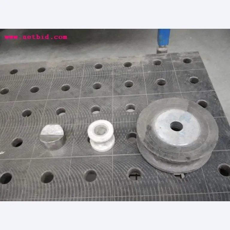 Chapas metálicas e máquinas para trabalhar metais<br><font size="2">Em colaboração com a Hilco Industrial Acquisitions bv</font>-8