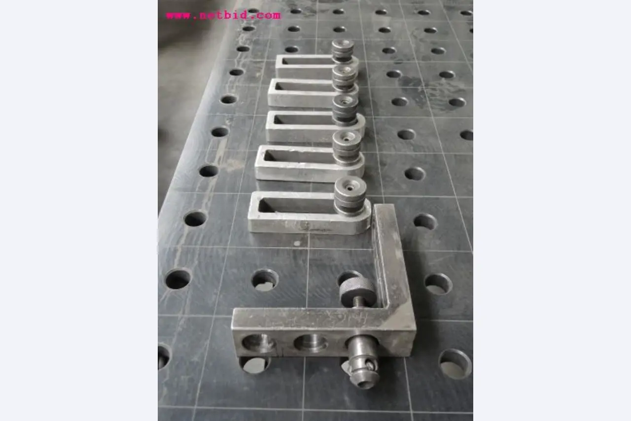 Blech- und Metallbearbeitungsmaschinen<br><font size="2">In Zusammenarbeit mit Hilco Industrial Acquisitions bv</font>-7