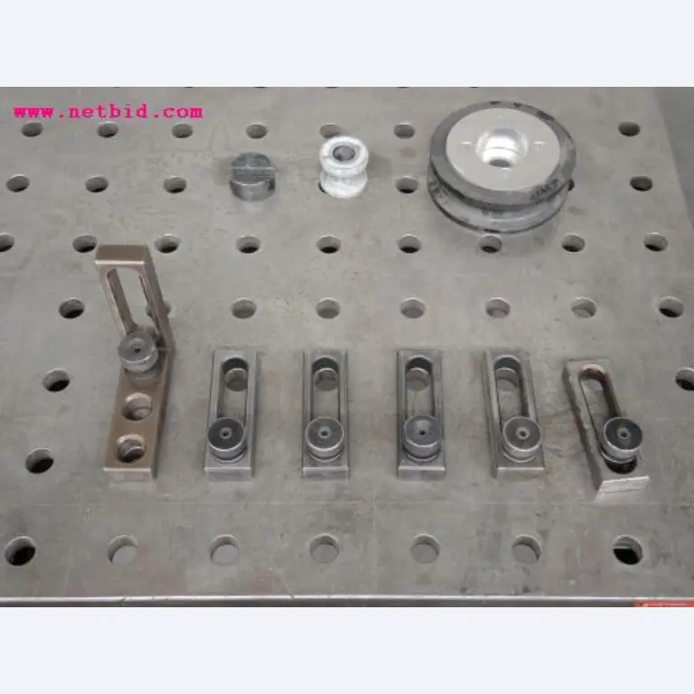 Chapas metálicas e máquinas para trabalhar metais<br><font size="2">Em colaboração com a Hilco Industrial Acquisitions bv</font>-6