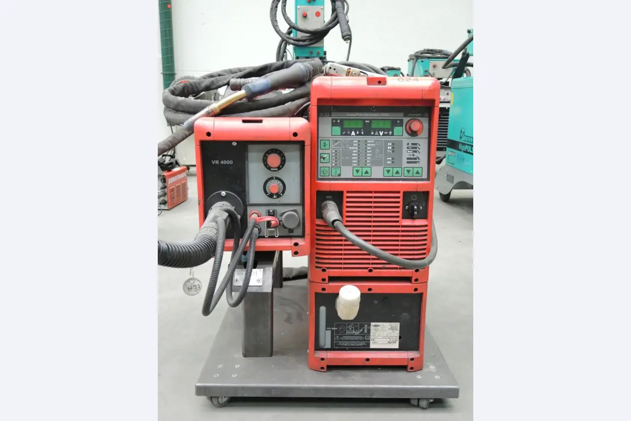 Machines pour le travail de la tôle et des métaux<br><font size="2">Collaboration avec Hilco Industrial Acquisitions bv</font><br><img src="/images/hil.png"><br>-2