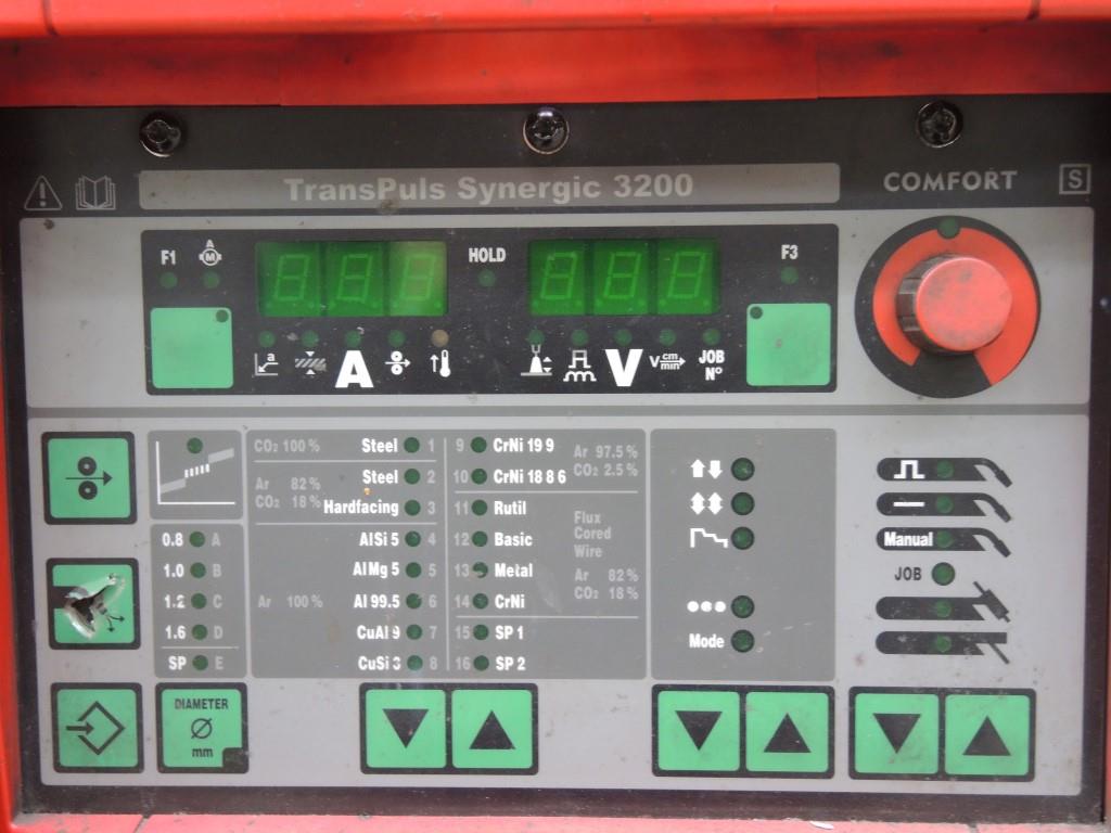 Chapas metálicas e máquinas para trabalhar metais<br><font size="2">Colaboração com Hilco Industrial Acquisitions bv</font><br><img src="/images/hil.png"><br>-3