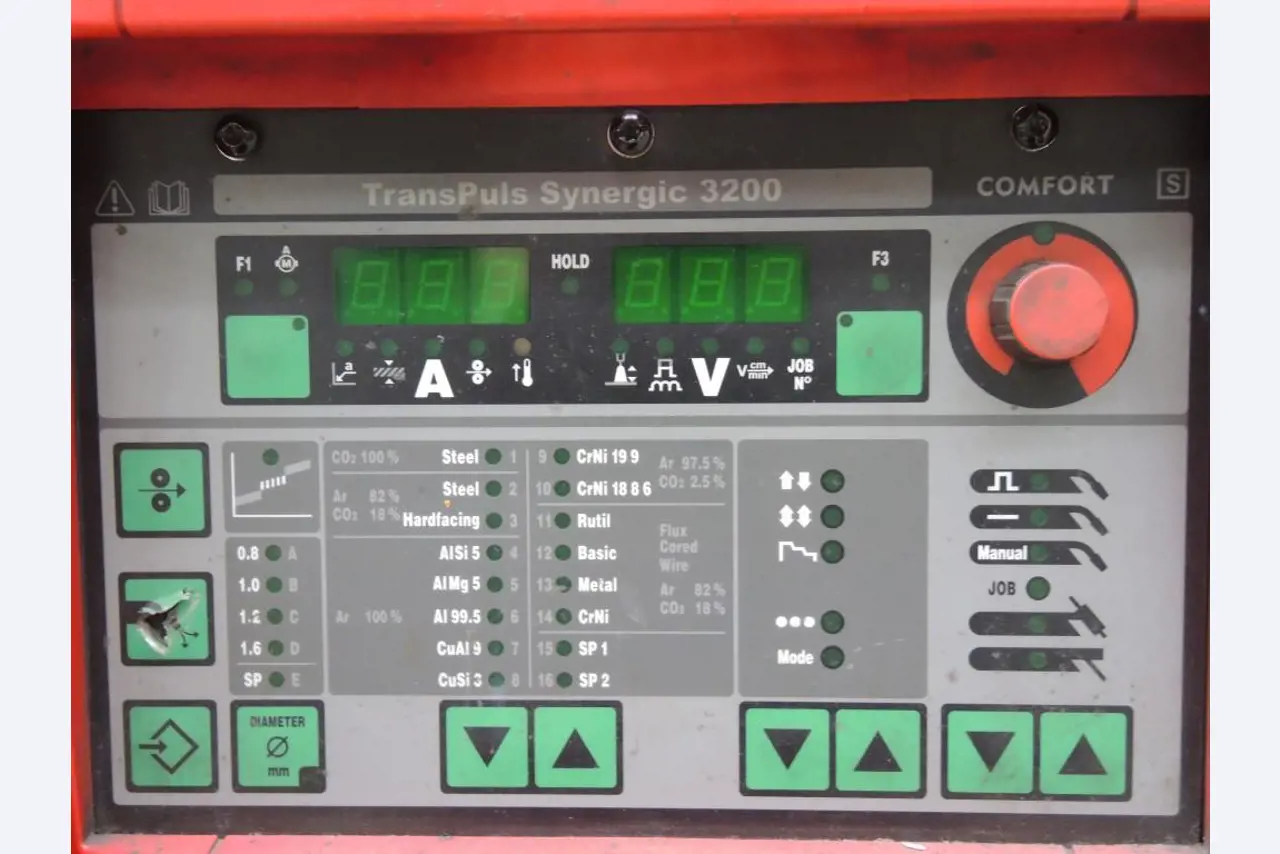 Machines pour le travail de la tôle et des métaux<br><font size="2">Collaboration avec Hilco Industrial Acquisitions bv</font><br><img src="/images/hil.png"><br>-3