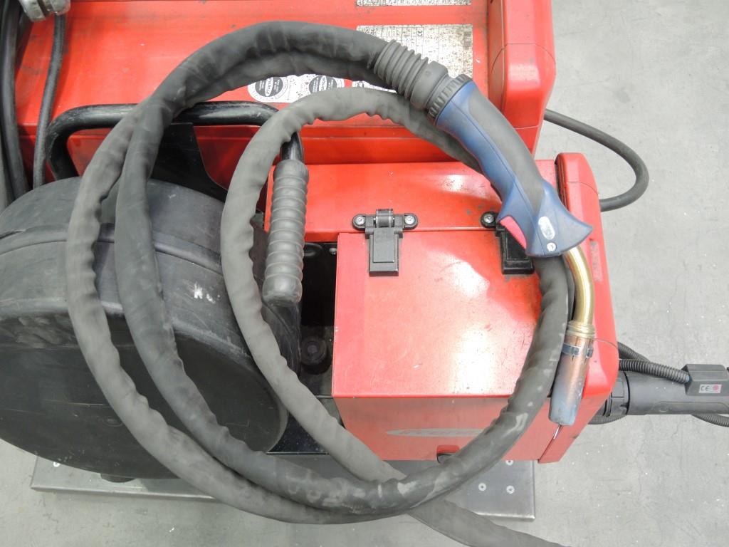 Chapas metálicas e máquinas para trabalhar metais<br><font size="2">Colaboração com Hilco Industrial Acquisitions bv</font><br><img src="/images/hil.png"><br>-6