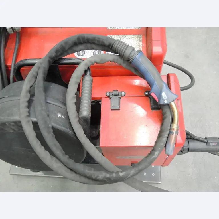 Machines pour le travail de la tôle et des métaux<br><font size="2">Collaboration avec Hilco Industrial Acquisitions bv</font><br><img src="/images/hil.png"><br>-6