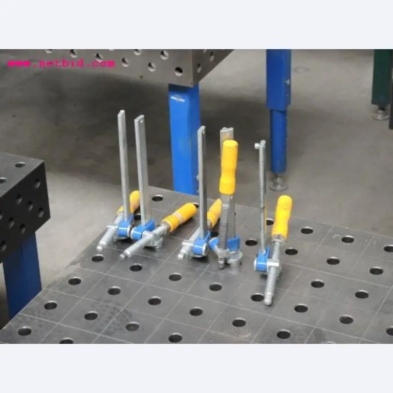 Chapas metálicas e máquinas para trabalhar metais<br><font size="2">Em colaboração com a Hilco Industrial Acquisitions bv</font>-5