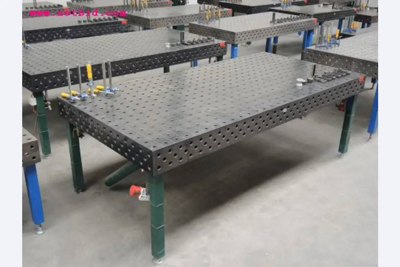 Chapas metálicas e máquinas para trabalhar metais<br><font size="2">Em colaboração com a Hilco Industrial Acquisitions bv</font>-1