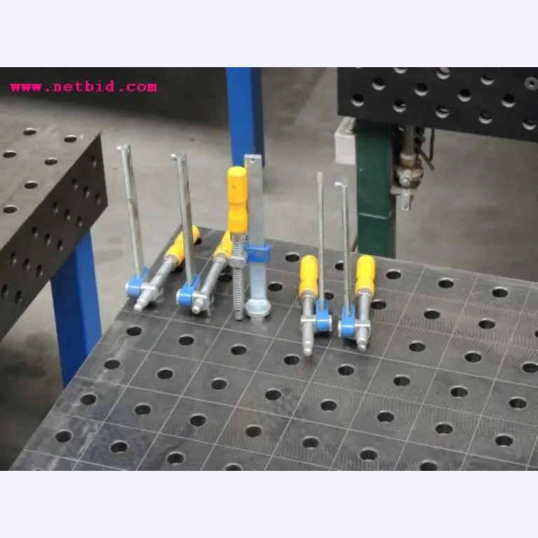 Chapas metálicas e máquinas para trabalhar metais<br><font size="2">Em colaboração com a Hilco Industrial Acquisitions bv</font>-6
