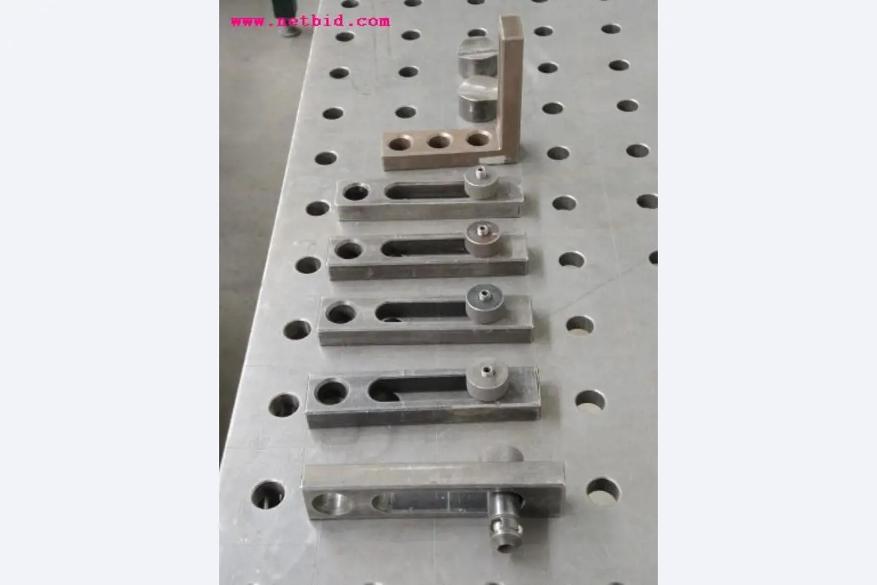 Blech- und Metallbearbeitungsmaschinen<br><font size="2">In Zusammenarbeit mit Hilco Industrial Acquisitions bv</font>-7
