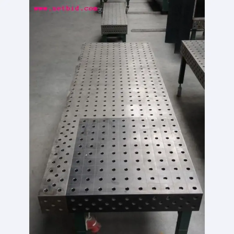 Chapas metálicas e máquinas para trabalhar metais<br><font size="2">Em colaboração com a Hilco Industrial Acquisitions bv</font>-4