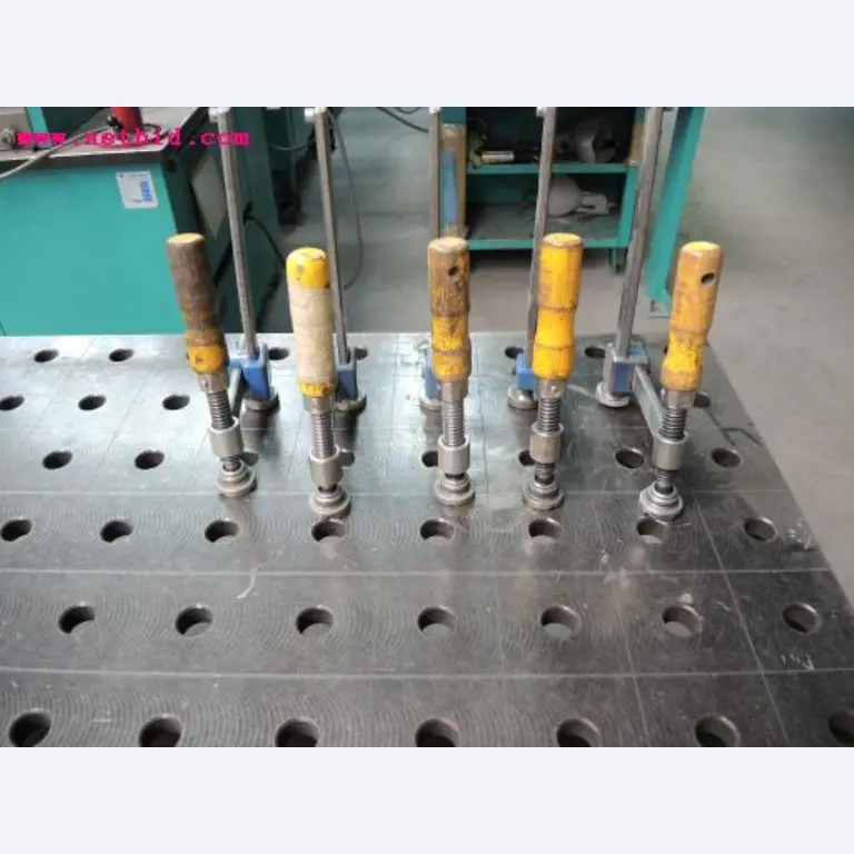 Chapas metálicas e máquinas para trabalhar metais<br><font size="2">Em colaboração com a Hilco Industrial Acquisitions bv</font>-6