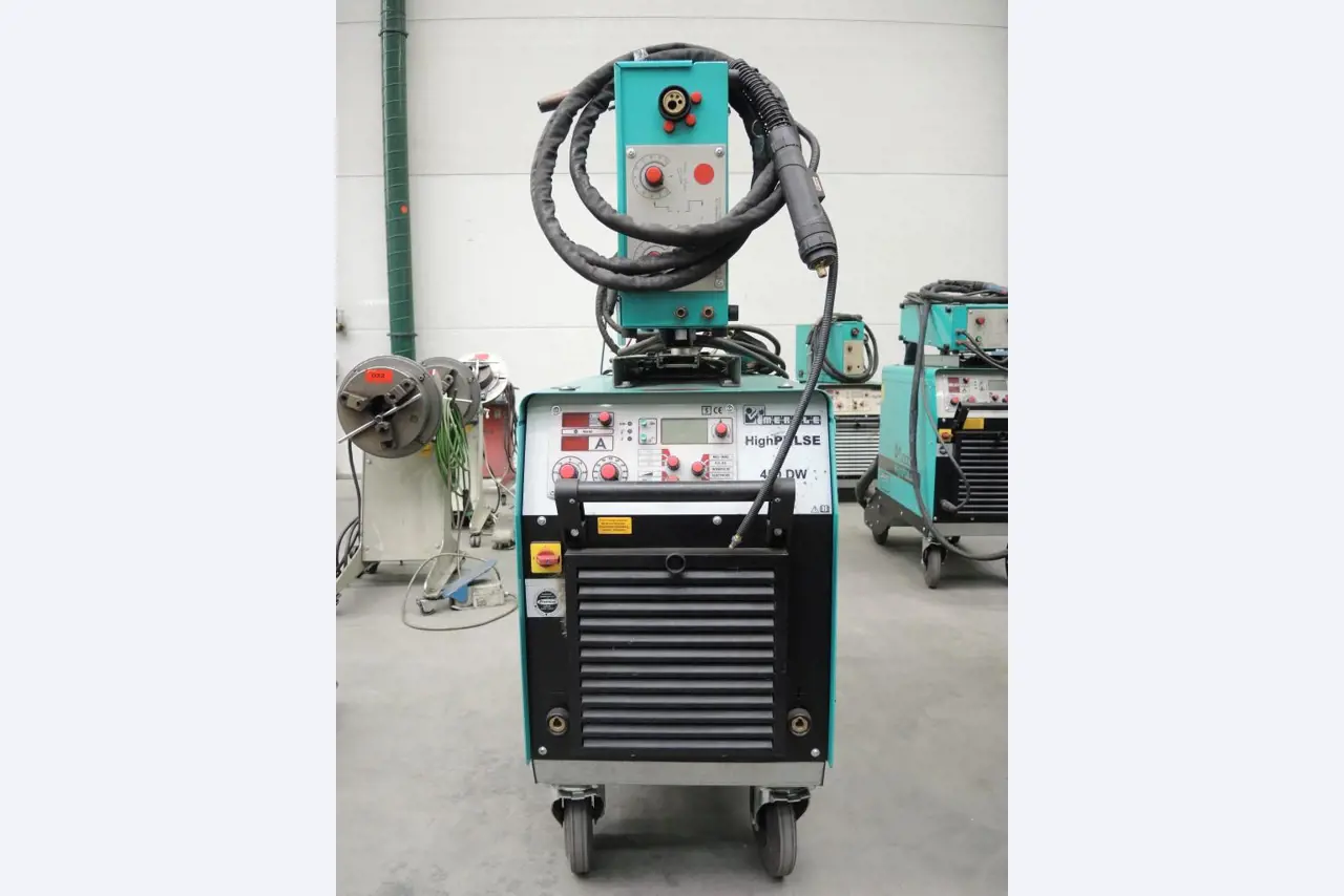 Chapas metálicas e máquinas para trabalhar metais<br><font size="2">Colaboração com Hilco Industrial Acquisitions bv</font><br><img src="/images/hil.png"><br>-2