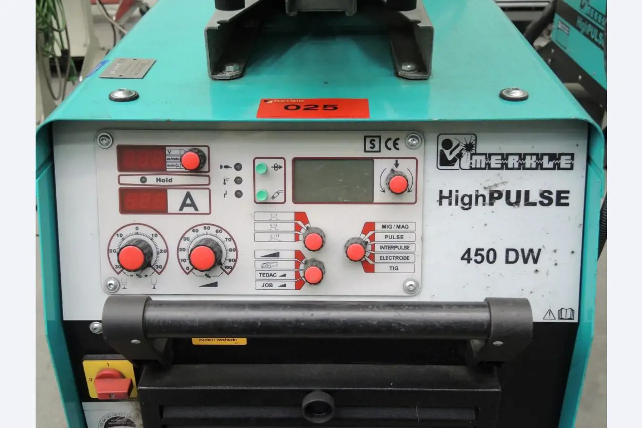 Chapas metálicas e máquinas para trabalhar metais<br><font size="2">Colaboração com Hilco Industrial Acquisitions bv</font><br><img src="/images/hil.png"><br>-3