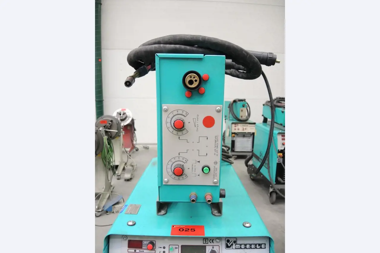 Chapas metálicas e máquinas para trabalhar metais<br><font size="2">Colaboração com Hilco Industrial Acquisitions bv</font><br><img src="/images/hil.png"><br>-4