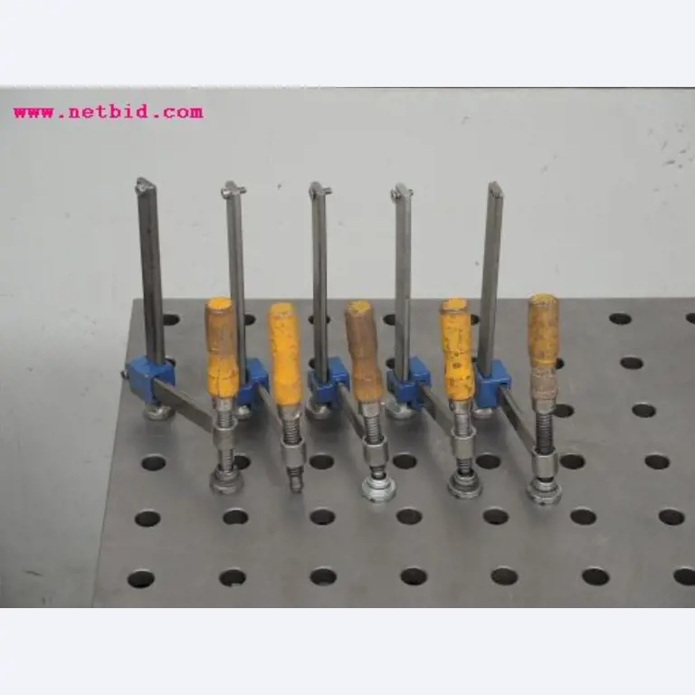 Chapas metálicas e máquinas para trabalhar metais<br><font size="2">Em colaboração com a Hilco Industrial Acquisitions bv</font>-5